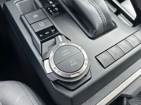 New 2025 Toyota Tacoma SR5 image 32