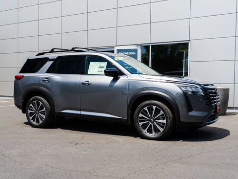 New 2026 Nissan Pathfinder Platinum w/ Cargo Package AWD/4WD image 30