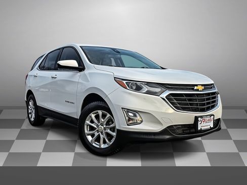 Used 2020 Chevrolet Equinox LT image 1