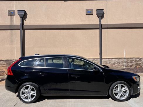 Used 2015 Volvo V60 T5 Platinum image 4