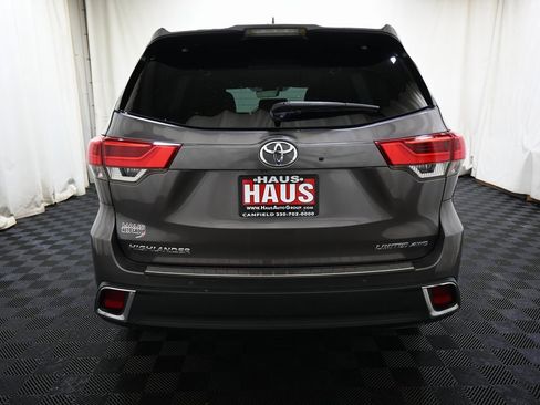 Used 2019 Toyota Highlander Limited image 10