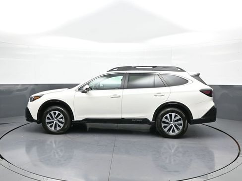 Used 2022 Subaru Outback Premium image 9