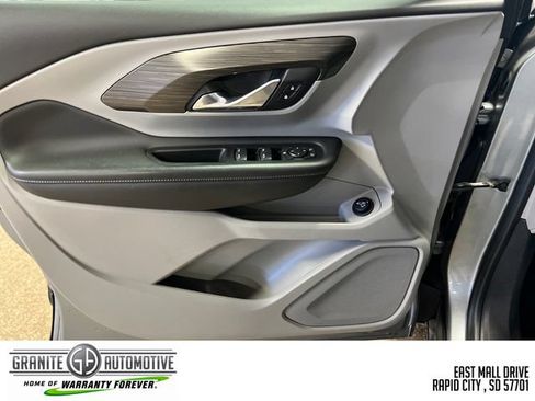 Used 2023 GMC Terrain SLE w/ Driver Convenience Package AWD/4WD image 11