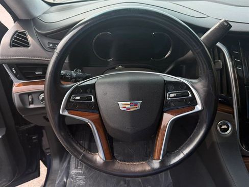 Used 2020 Cadillac Escalade Premium Luxury AWD/4WD image 10
