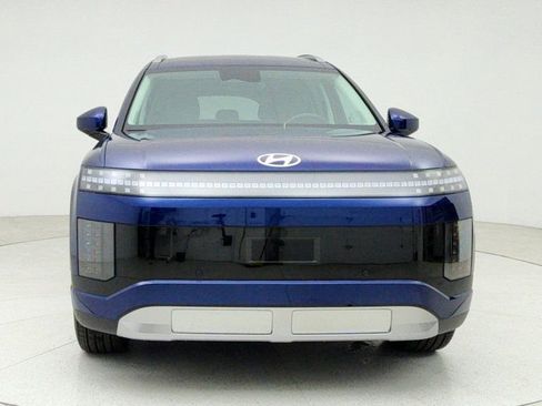 Used 2026 Hyundai Ioniq 9 SE image 2