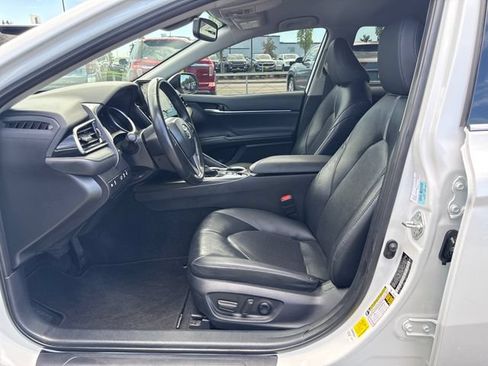 Used 2024 Toyota Camry XLE w/ Cold Weather Package FWD image 16