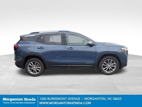 Used 2024 GMC Terrain SLT AWD/4WD image 9