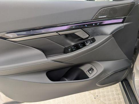 New 2026 BMW i5 eDrive40 w/ Premium Package RWD image 14