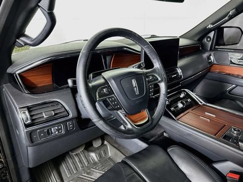 Used 2022 Lincoln Navigator L Reserve AWD/4WD image 10