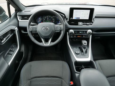 Used 2024 Toyota RAV4 SE w/ Convenience Package AWD/4WD image 20