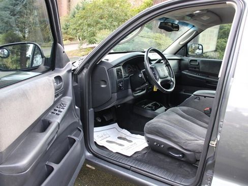 Used 2004 Dodge Dakota SLT w/ Deluxe Convenience Group image 5
