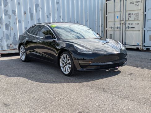 Used 2018 Tesla Model 3 Long Range RWD image 3