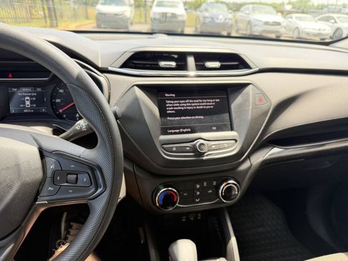 Used 2021 Chevrolet TrailBlazer LS FWD image 30