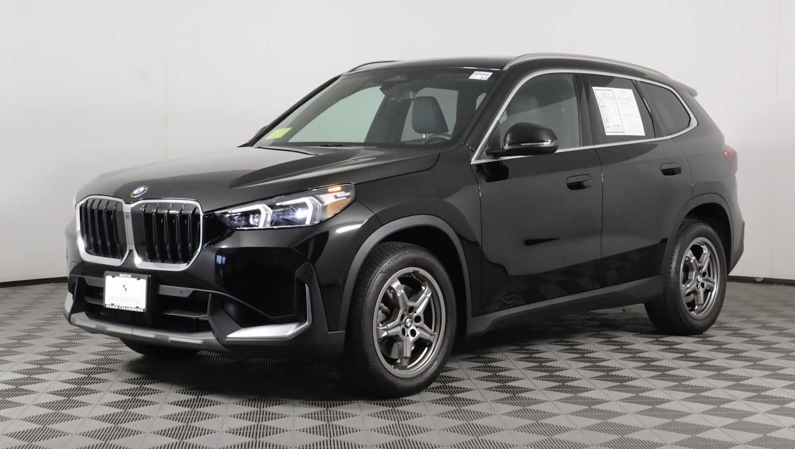 Used 2023 BMW X1 xDrive28i w/ Convenience Package AWD/4WD image 3