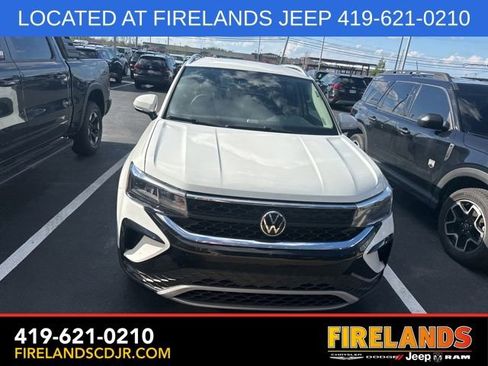 Used 2022 Volkswagen Taos SE image 3