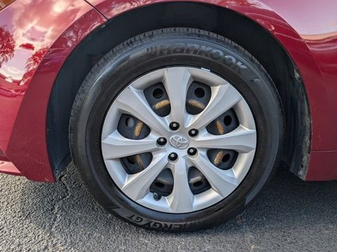 Used 2022 Toyota Corolla LE image 11