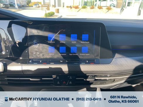 Used 2022 Volkswagen Golf R image 9