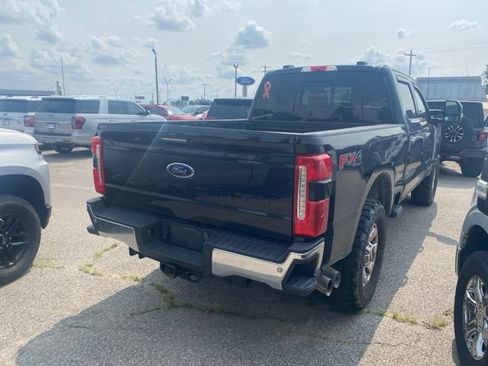 Used 2023 Ford F250 Lariat w/ Lariat Ultimate Package AWD/4WD image 6