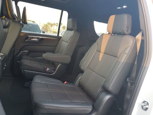 New 2026 Chevrolet Suburban High Country image 15