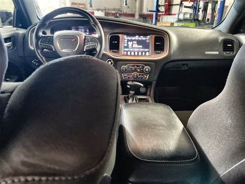 Used 2019 Dodge Charger R/T w/ Blacktop Package image 21