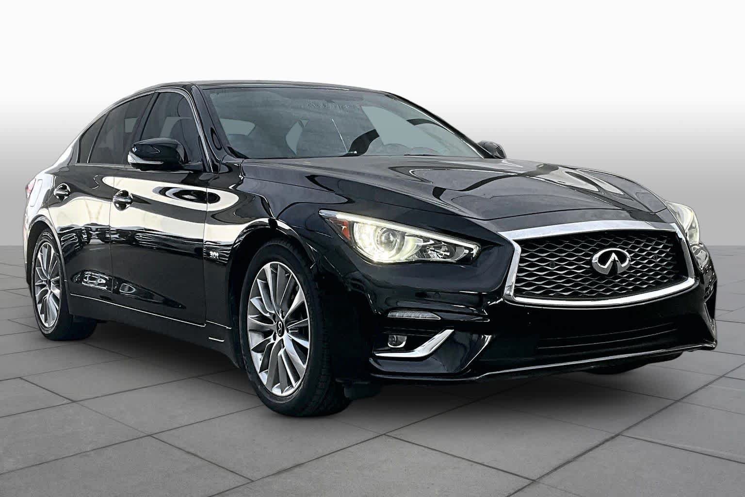 Used 2019 INFINITI Q50 Luxe w/ Essential Package (3.0T Luxe) RWD image 3