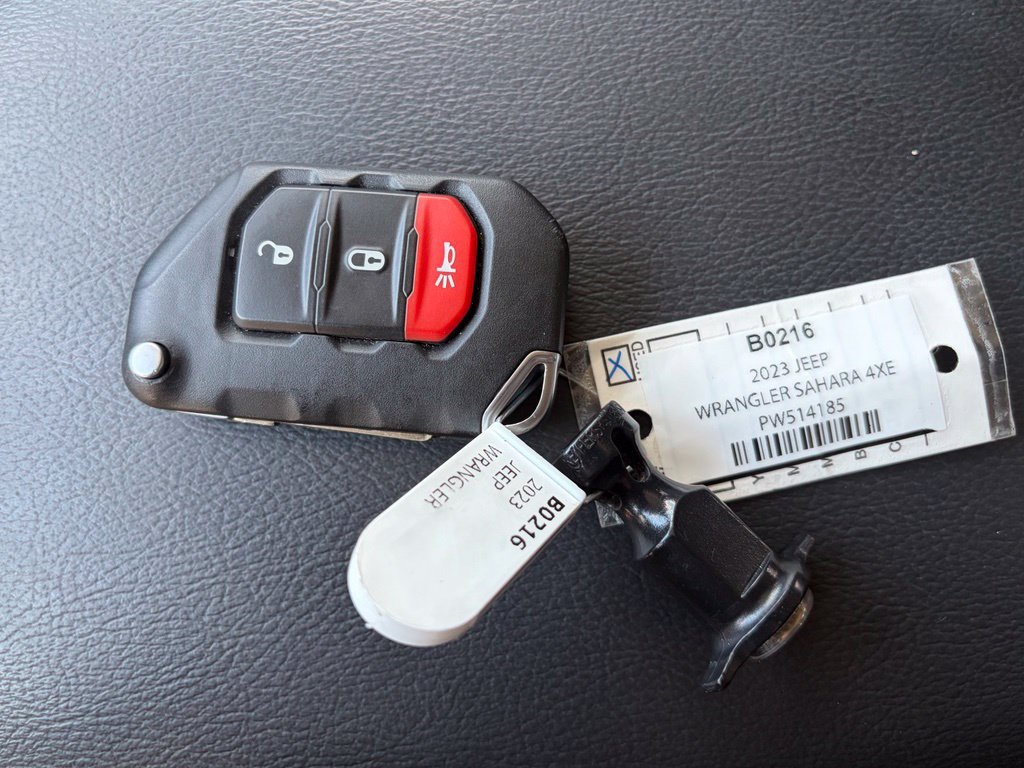 Used 2023 Jeep Wrangler Unlimited Sahara AWD/4WD image 29