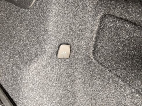 Certified 2023 Volvo XC40 B5 Plus w/ Driver Assist Package image 28