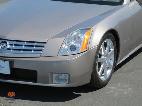 Used 2004 Cadillac XLR RWD image 11
