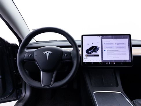 Used 2023 Tesla Model 3 Standard Range RWD image 5