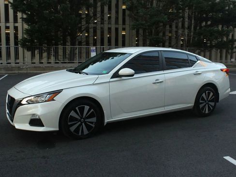 Used 2022 Nissan Altima 2.5 SV image 11