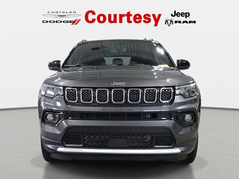 Certified 2024 Jeep Compass Limited image 10