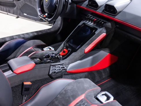 Used 2024 Lamborghini Huracan Tecnica RWD image 35