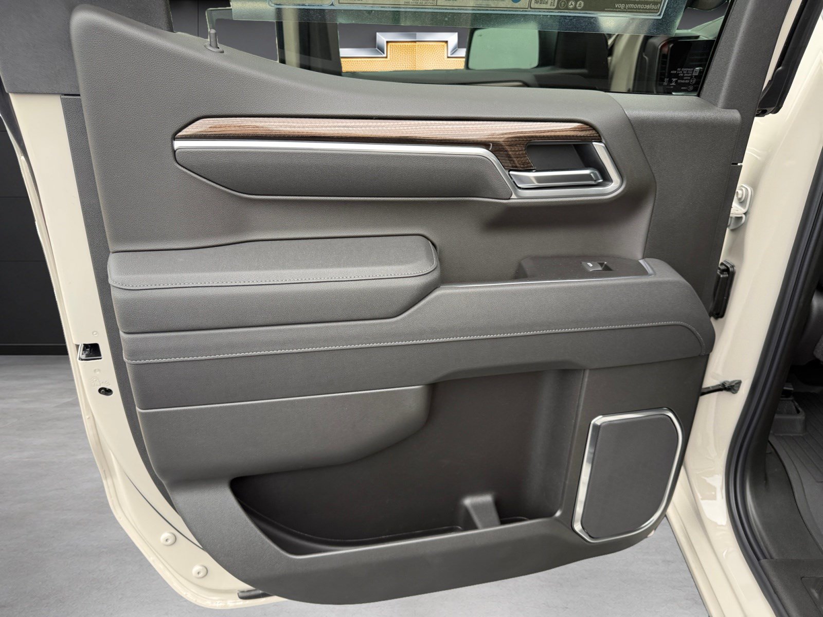 New 2026 Chevrolet Silverado 1500 RST w/ Dark Appearance Package AWD/4WD image 20