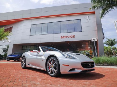 Used 2010 Ferrari California RWD image 26