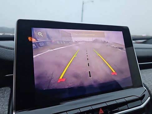 Used 2024 Jeep Compass Latitude image 3