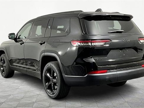 New 2025 Jeep Grand Cherokee L Altitude image 4
