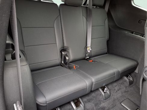 Used 2025 Buick Enclave Preferred FWD image 23