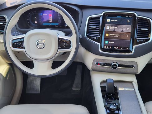 Certified 2025 Volvo XC90 B6 Plus w/ Protection Package Premier image 37