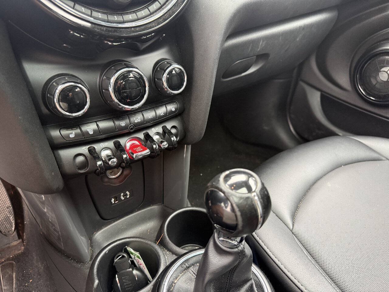 Used 2015 MINI Cooper 4-Door Hardtop FWD image 17