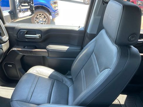 Used 2023 GMC Sierra 2500 Denali w/ Denali Black Diamond Edition AWD/4WD image 21
