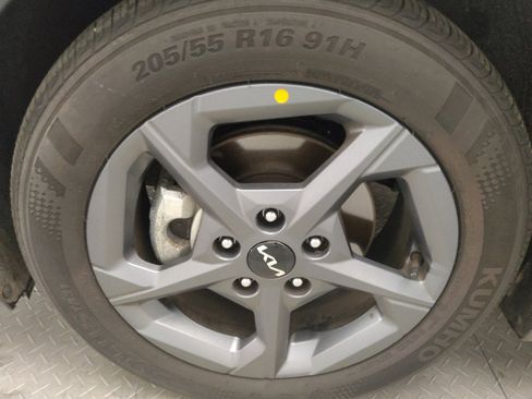 Used 2025 Kia K4 FWD image 31