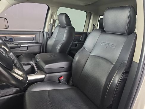 Used 2017 RAM 1500 Laramie w/ Convenience Group AWD/4WD image 14