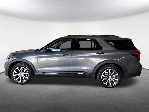 New 2026 Ford Explorer ST-Line image 2