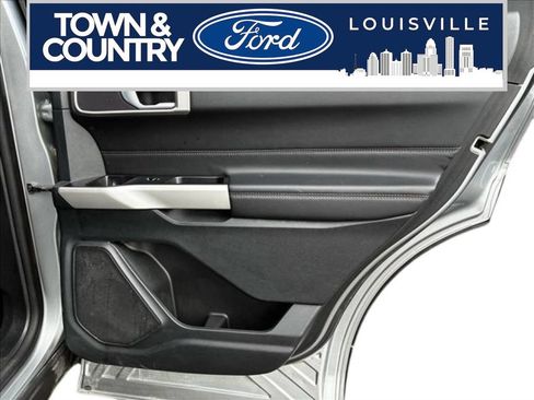 Used 2024 Ford Explorer XLT w/ Equipment Group 202A AWD/4WD image 18