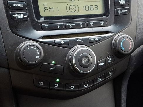 Used 2005 Honda Accord LX image 20