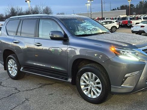 Used 2023 Lexus GX 460 Premium w/ Premium Package image 28