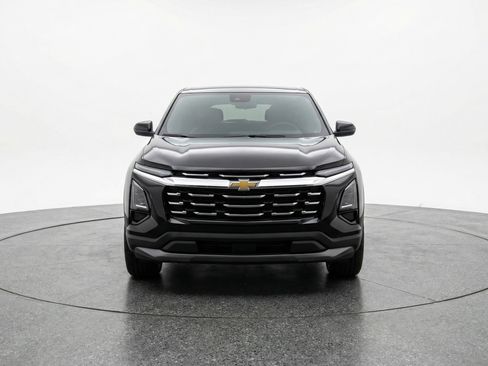 Used 2025 Chevrolet Equinox LT FWD image 2