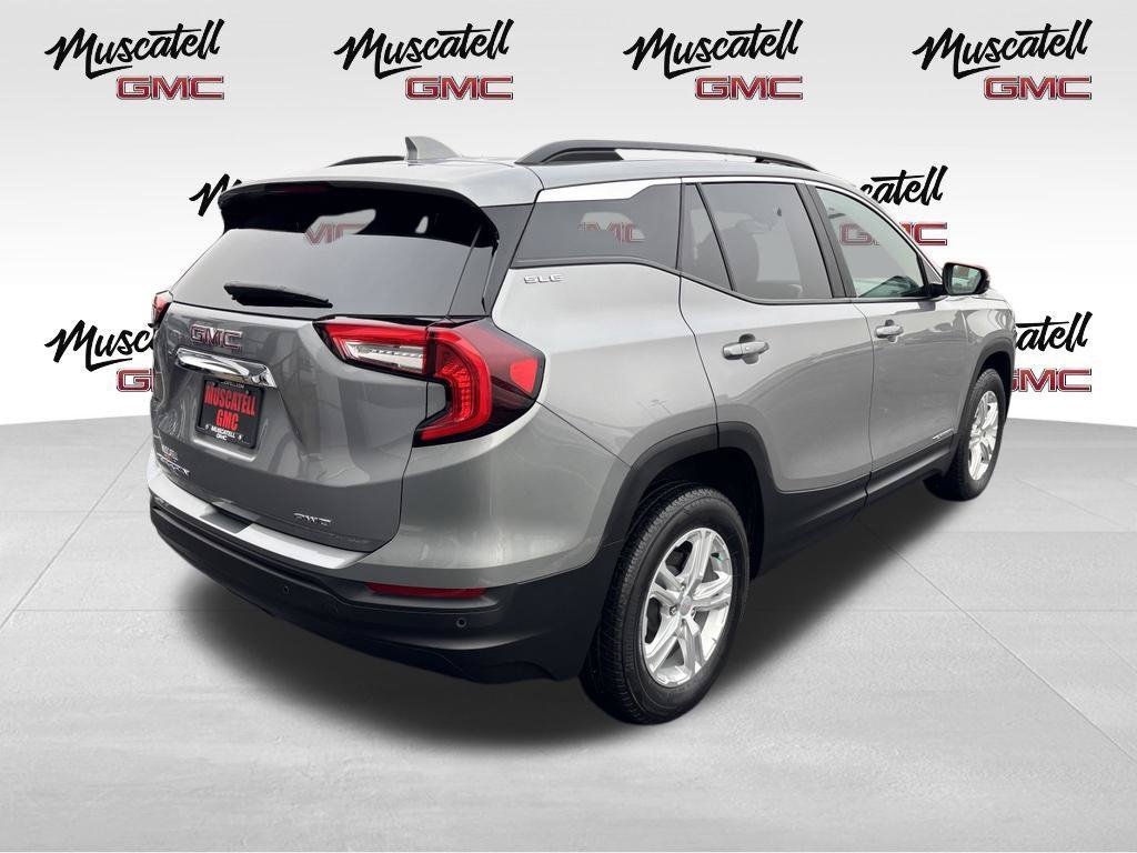 Used 2024 GMC Terrain SLE w/ Driver Convenience Package AWD/4WD image 3