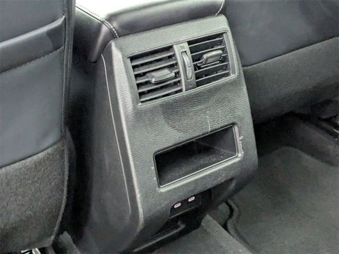 Used 2025 Mitsubishi Outlander SE image 28