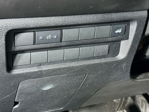 Used 2024 Mitsubishi Outlander SE FWD image 17